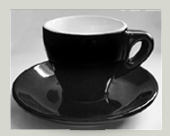 Espressotasse-schwarz-farbig-schwarze-untere-untertasse