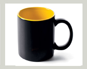 TA1001M-matter-becher-schwarz-matt-innen-orange-2