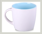 Y-R1-aussen-weiss-matt-innenhellblau-lightblue-becher-tasse.