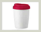 kleiner-coffee-to-go-becher-porzellan-roter-deckel