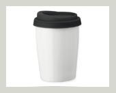 kleiner-coffee-to-go-becher-porzellan-schwarzer-deckel-