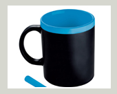Tasse mit Kreide hellblau
